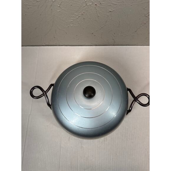 MCM Wear-Ever Hallite Turquoise Lid/ Twist Handled 5 1/2 QT Stock Pot No. 2306 - Picture 2 of 4